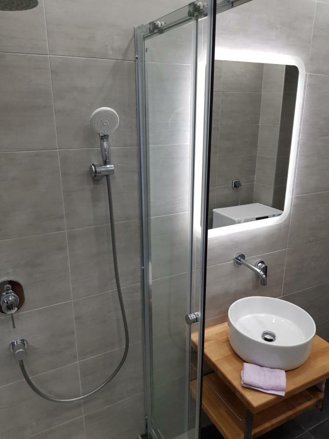 Adell Luxury Apartments Kavala Esterno foto