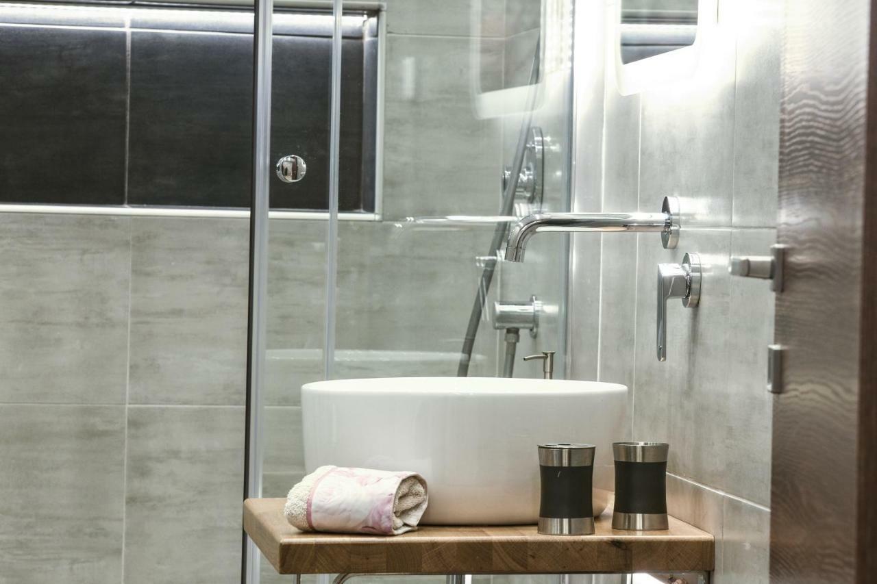 Adell Luxury Apartments Kavala Esterno foto
