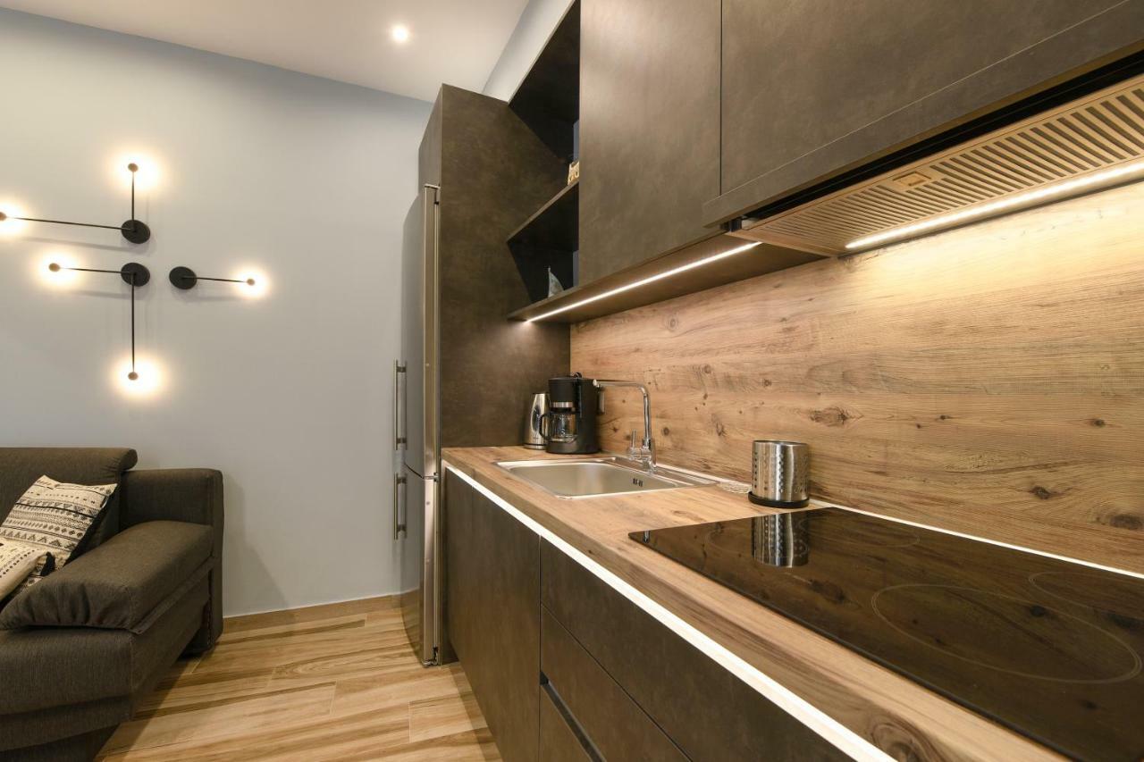 Adell Luxury Apartments Kavala Esterno foto