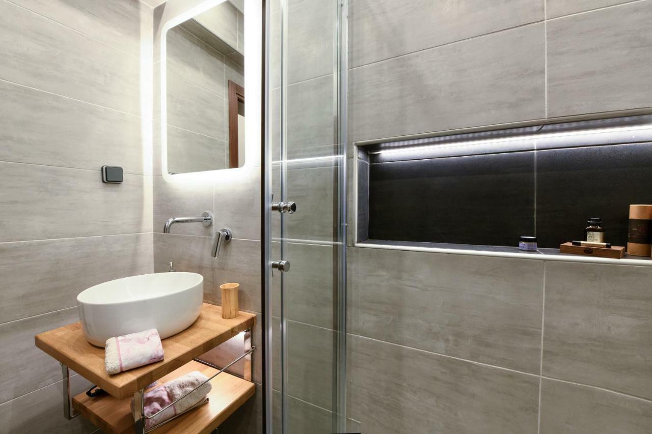 Adell Luxury Apartments Kavala Esterno foto