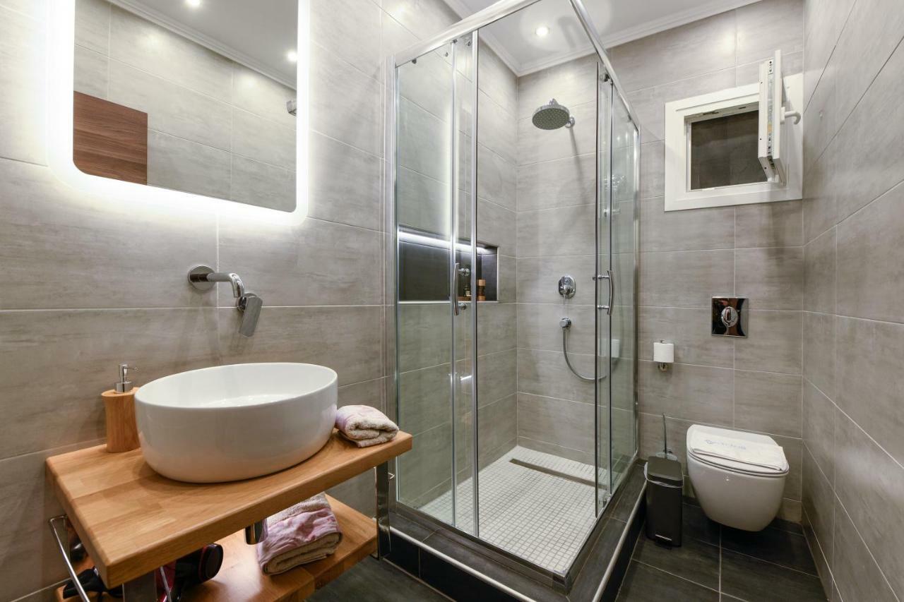 Adell Luxury Apartments Kavala Esterno foto